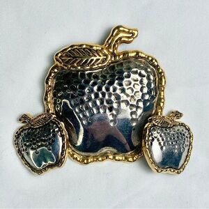 Vintage Apple Brooch/Pendant & Clip-On Earrings Jewelry Set Silver Gold Tone